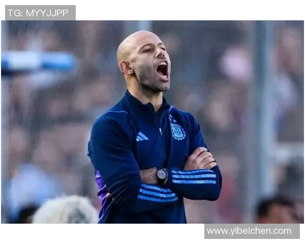 季后赛即将开启贝克汉姆现身迈阿密训练场与马斯切拉诺热烈交流 季后赛即将开启贝克汉姆现身迈阿密训练场与马斯切拉诺热烈交流