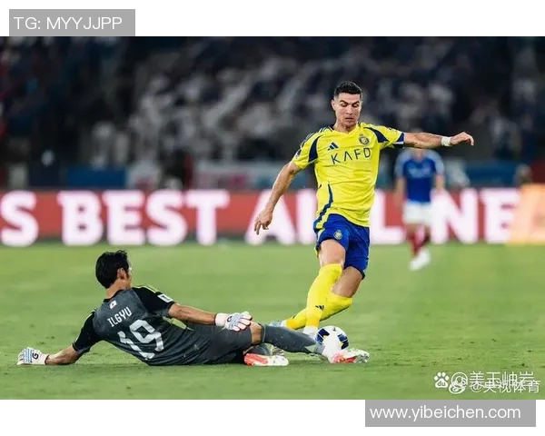 菲利克斯头球破门助利雅得胜利领先对手一球展现自信风采 菲利克斯头球破门助利雅得胜利领先对手一球展现自信风采