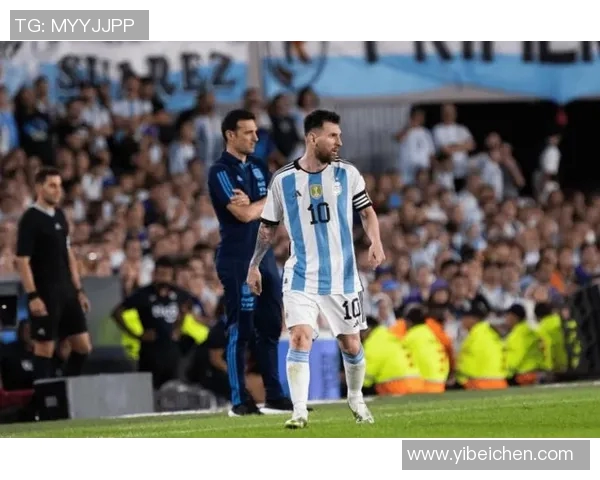 梅西苏牙德保罗齐聚海得拉巴球场包厢观赛引发球迷热议