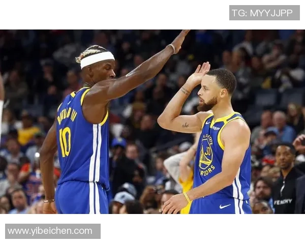 波杰与库里携手迎来第三年默契加深与巴特勒的配合日益成熟