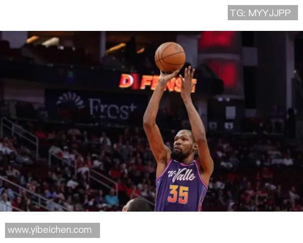 杜兰特赞詹姆斯三分后仰跳投稳定性提升展现出不断进步的实力