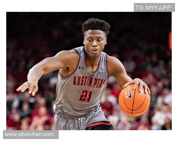 汤姆林表现抢眼10投8中轻松砍下18分6篮板2抢断并贡献5前场板