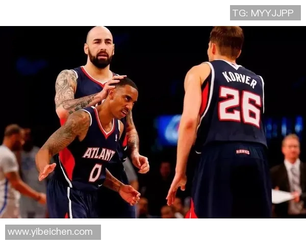 芬奇称赞迪林厄姆与里德默契配合突破篮下表现出色